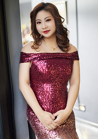 Most gorgeous profiles: Thai member Ying