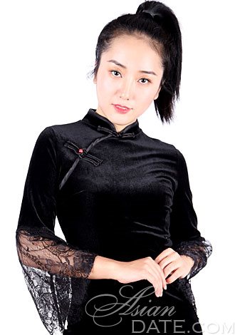 Date the member of your dreams: ZiLing from Changsha, Asian member for romantic companionship