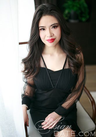 Gorgeous member profiles: East Asian American member Manhong from Shanghai